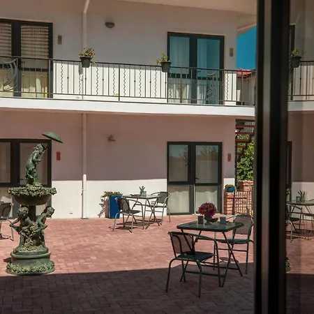 Sunny Border (adults Only) *